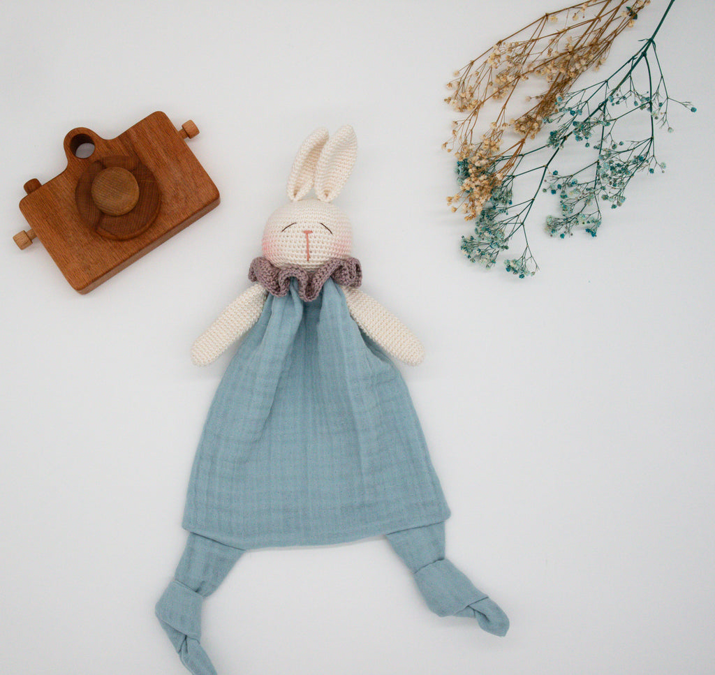 Schmusetuch Hase in Blau – Weiches Baby Schmusetuch aus Baumwolle
